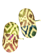 Load image into Gallery viewer, Mini Oven Mitts in Ikat Print Fabric, Set of 2